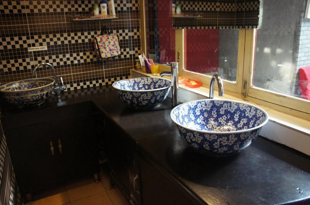 Red Lantern House Hostel Beijing Bagian luar foto